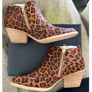 NIB Very Volatile LA Gracemont in Leopard Black & Tan